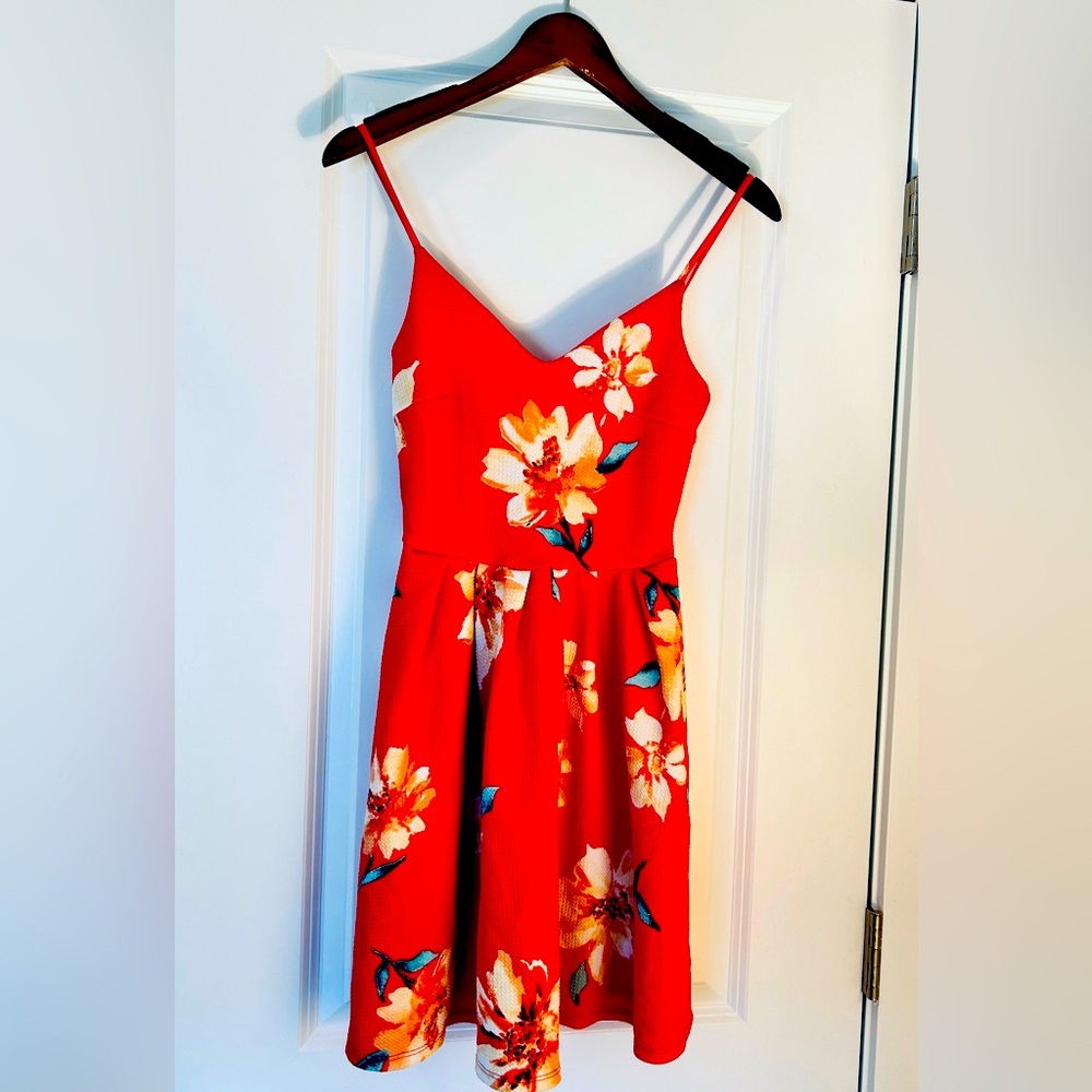 Soprano Juniors Red Flowered Above Knee & Mini Dress, Size S Boho Gently Worn